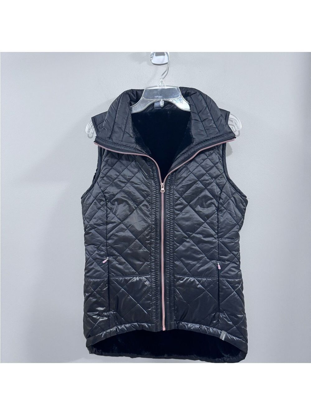 Women's Mondetta Black Quilted Insulated Puffer Vest. Size M